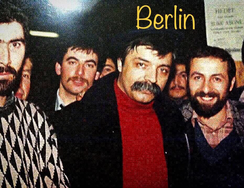 Vefatının  seneyi devriyesinde #OzanArif ‘i rahmetle anıyorum .
Rabbim gani gani rahmet eylesin,  
mekanı cennet olsun. 
Ruhu için El Fatiha ...