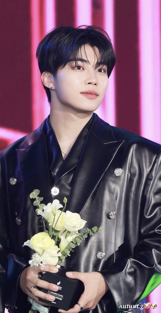 260211 Dawards 디어워즈 HQ

반짝이는 눈✨

#PARKGUNWOOK #박건욱 #朴乾煜 #朴乾旭 #パクゴヌク #ZEROBASEONE #ZB1 #제로베이스원