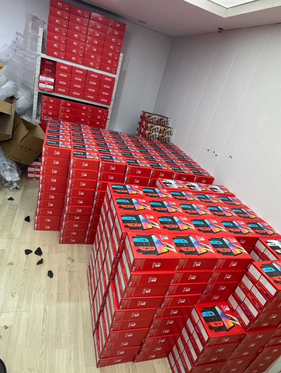 aun88362's tweet image. 皆さん！突然ですが！！2月で絶対に欲しい人！
200リポスト到達で即！追加で1名の当選者も決定！

🅰：任天堂 #Switch2『Pokémon LEGENDS Z-A』
🅱：任天堂 Switch2マリオカートワールド

◎応募方法◎2月14日迄
1⃣いいね2⃣リポスト3⃣🅰🅱をコメント
🎁当プ口フィ-ル先から先行当選チャンス🎁