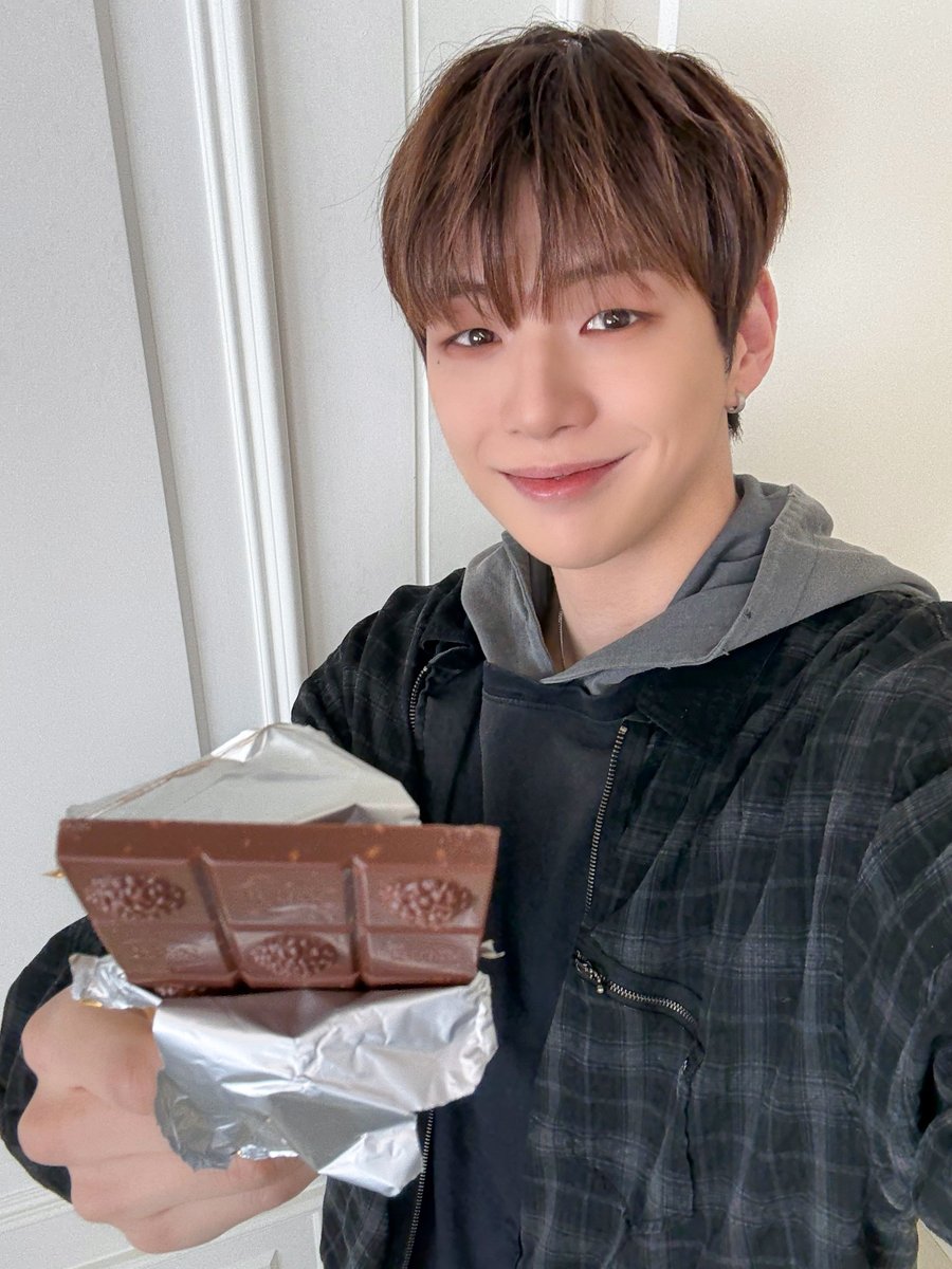 [📸] ℋ𝒶𝓅𝓅𝓎 𝒱𝒶𝓁𝑒𝓃𝓉𝒾𝓃𝑒'𝓈 𝒟𝒶𝓎

#강다니엘 #KANGDANIEL 
#ValentinesDay