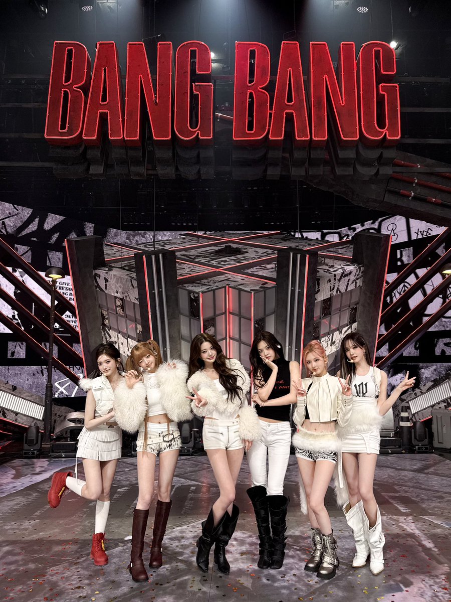 IVEstarship's tweet image. 📸 
IVE SHOT!

DATE : 2026.02.13
NAME : #KBS2 #뮤직뱅크

#IVE #아이브 
#안유진 #가을 #레이 #장원영 #리즈 #이서 
#REVIVE_PLUS 
#BANGBANG #IVE_BANGBANG 
#IVE_SHOT