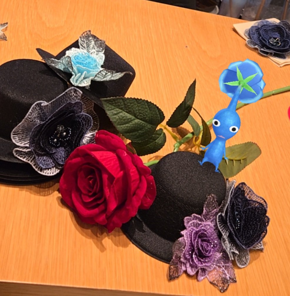 Paranghour's tweet photo. 밴드의 기본 소양 : 의상과 소품 직접 만들기 ✂️🎩 https://t.co/H8TFMquqrN