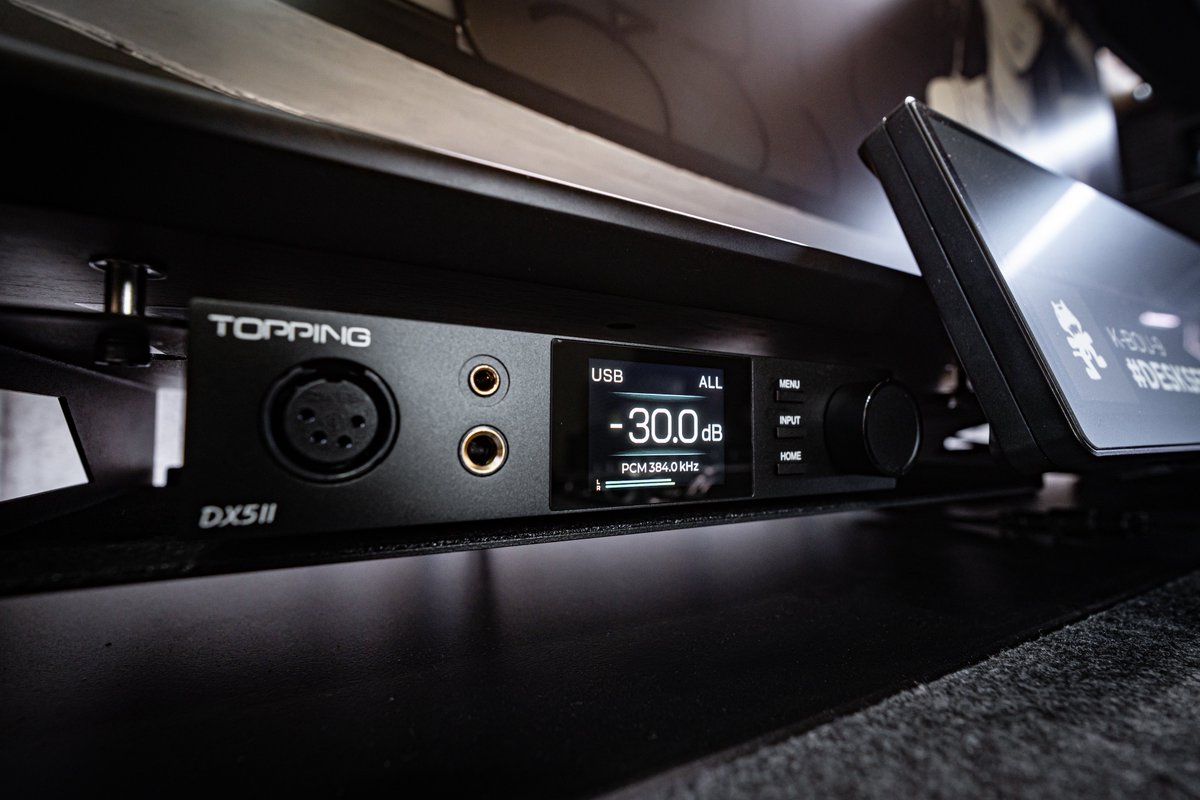 k_bou_9's tweet image. フルバランスデスクトップDAC/AMP

TOPPING"DX5Ⅱ"

初めてDAC使ったけどこんなに変わるもんなのか‥QR65単体でも良い音だったのに数段レベルアップした🔊
見た目も良きで大満足✨

#TOPPING #desksetup