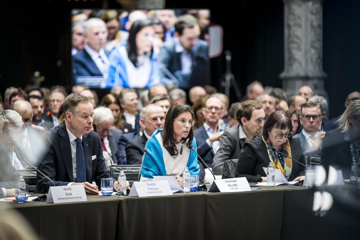 SMEunited's tweet image. “SMEs across Europe have three core demands: put #ThinkSmallFirst into practice, ensure access to #finance, and remove unjustified barriers.”

At the European Industry Summit, SMEunited outlined what restoring EU competitiveness requires.

#AntwerpDeclaration #SaveOurIndustry