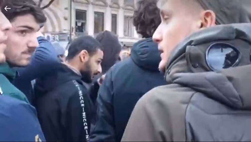 Ligne__Droite's tweet image. 🔴 Jacques-Elie Favrot, un des leaders de la Jeune Garde, assistant parlementaire et ami proche de Raphaël Arnault aurait été identifié parmi les antifas responsables du passage à tabac du jeune militant nationaliste.