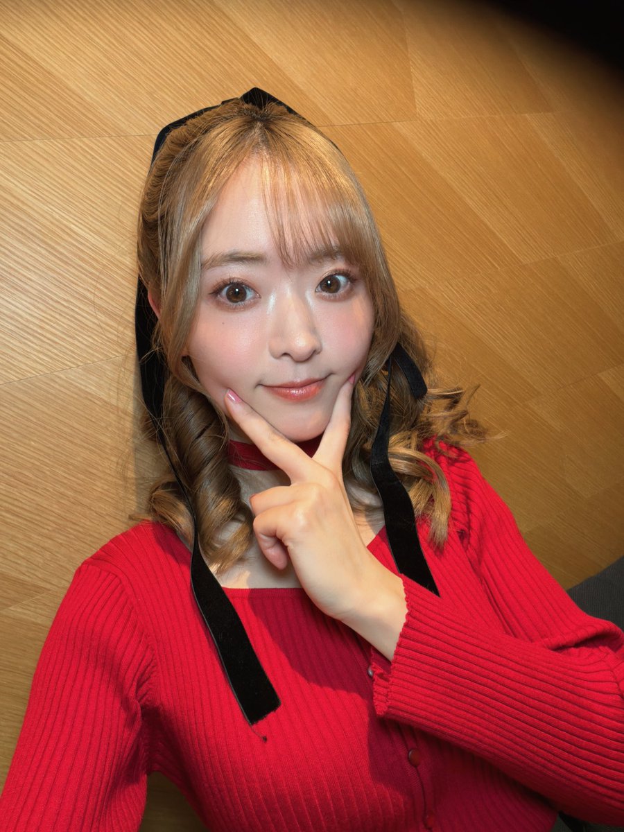 もう後1時間だよ〜✨ 相田さんももう来てるよ〜💃🏻 🌜🤝🌛 二人して