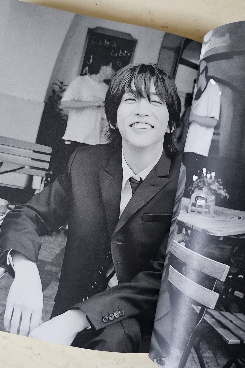 오늘도 설 선물을 받았다 한 사람의 정성이 오롯이 들어간 책 한권...'이승윤의 말 2025' 들었어도 기억하지 못하는 말들 흘려버린 말들 차곡차곡 글로 기록해주신 을샘 진짜 진짜 감사합니다!!! 아주아주 소중히 잘 읽을게요🥹 <a href="/ILZIA5/">을</a> (일단 사진부터 스캔ㅎㅎ