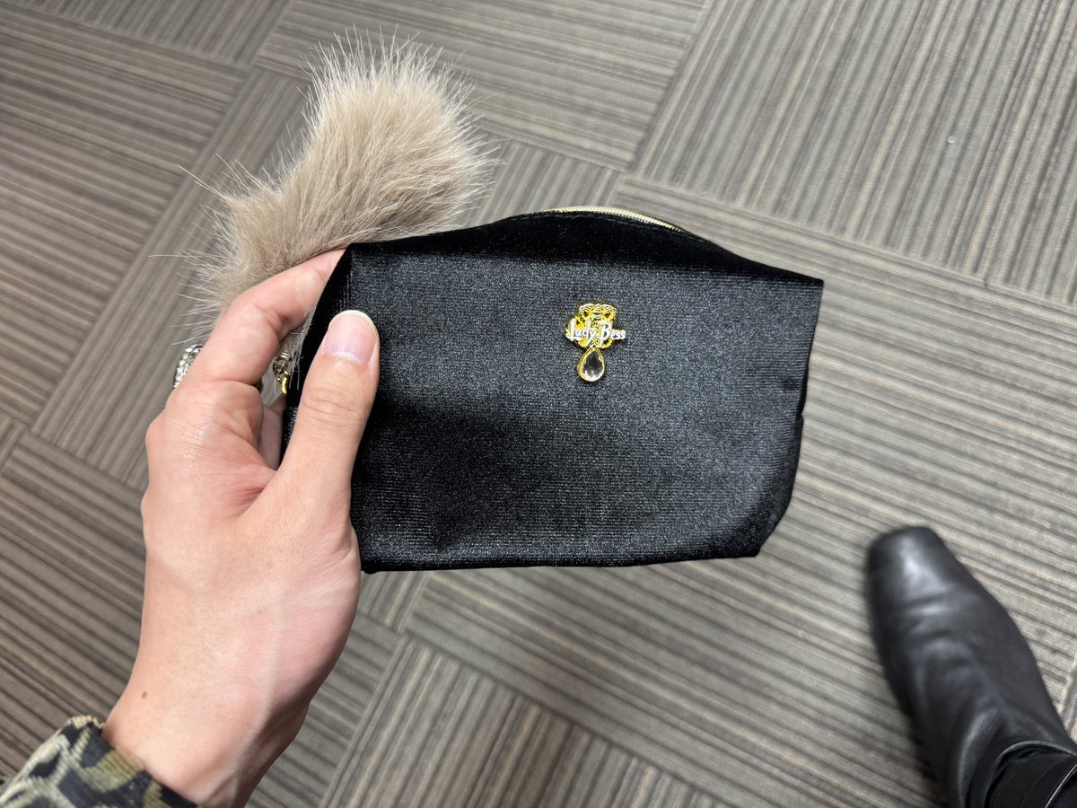 ミュージカル『レイディ・ベス』
本日もありがとうございました！！

ルナールをイメージしたポーチ
高級感あるし、可愛いぞ！！

明日は2公演！

#レイディ・ベス