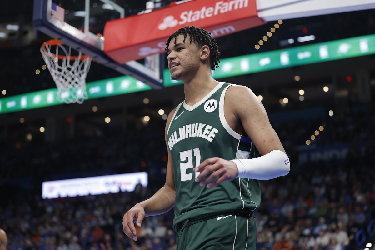 FloTix04's tweet photo. Ousmane Dieng - New Buck in town 🫎💎

Arrivé sur la pointe des pieds à Milwaukee, Dieng a tout la place pour briller dans sa nouvelle équipe

Des flashs d'OKC au profil idoine à Mil

Thread &amp; Retour 📺sur un 1e coup d'éclat vs son ancienne équipe⤵️🧶 https://t.co/th2VcRC4o0