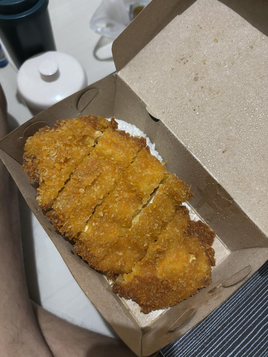 lesdeaux's tweet image. wkwkw manggarai bgt ini😭
deket situ ada nasi katsu jumbo + sambel 17rb aja loohh🤤
