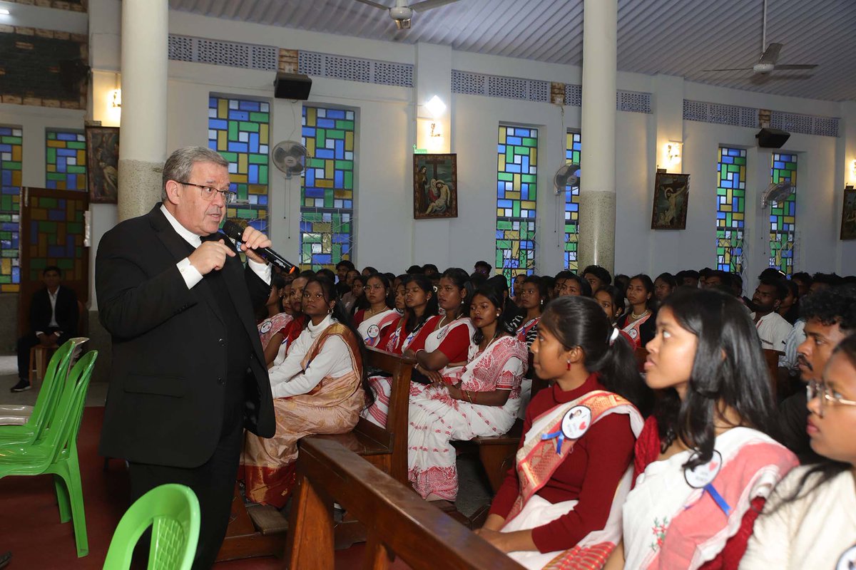 Inde - Visite du Recteur Majeur à la Province salésienne de New Delhi

infoans.org/fr/sections/ga…