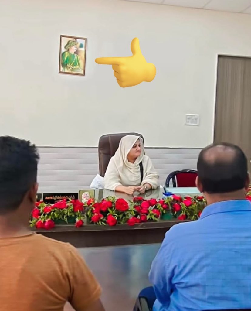 In the office of Malegaon’s Deputy Mayor Shaheen Hind, a photo of the fanatic Tipu Sultan has been put up.
…There is no Gandhi, no Nehru, no Shahu, no Kalam, no Ambedkar there!

Now understand this pattern - where there is Islam, there is neither Gandhism, secularism nor