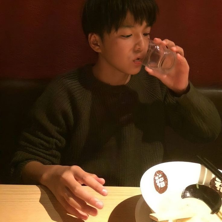 treasuremenfess's tweet photo. Asahi bolang era aja secakep ini yaa 💛 https://t.co/9pcAQCC70c