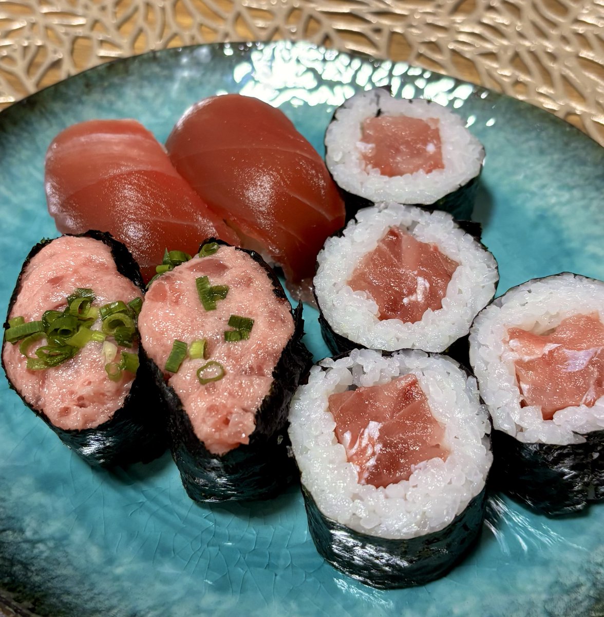 bunbunpug's tweet photo. 今日はマグロ🐟 https://t.co/aYiqMYwOHx