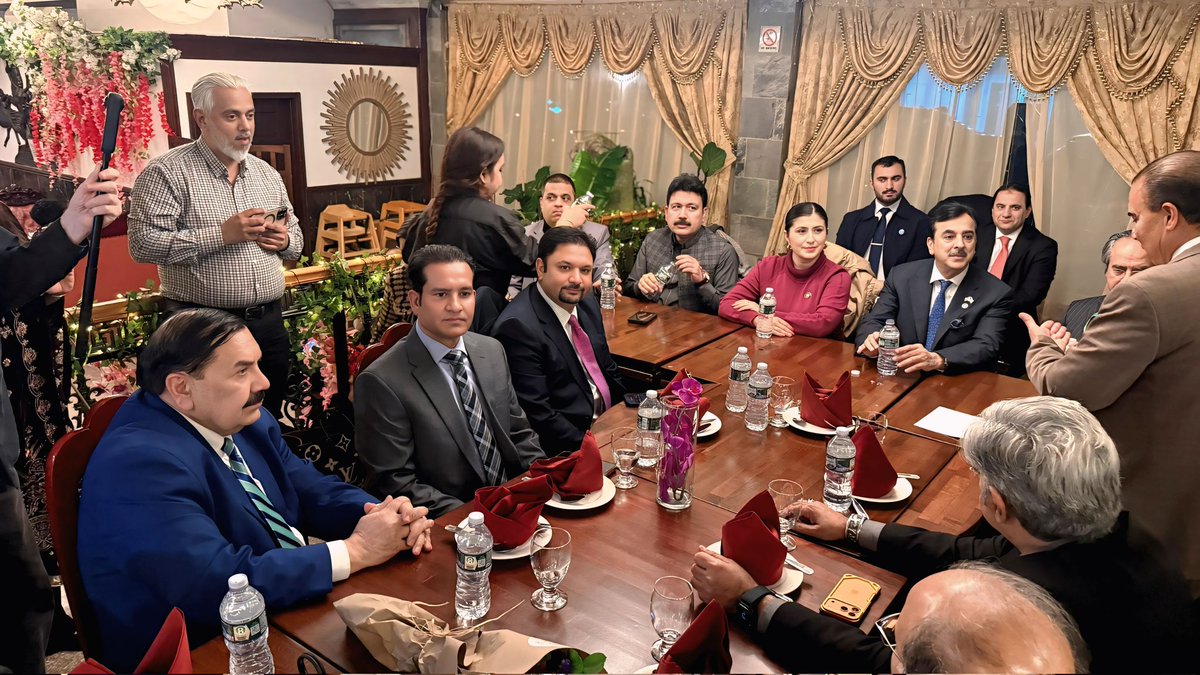 Safdar Hamayion Qureshi tweet media