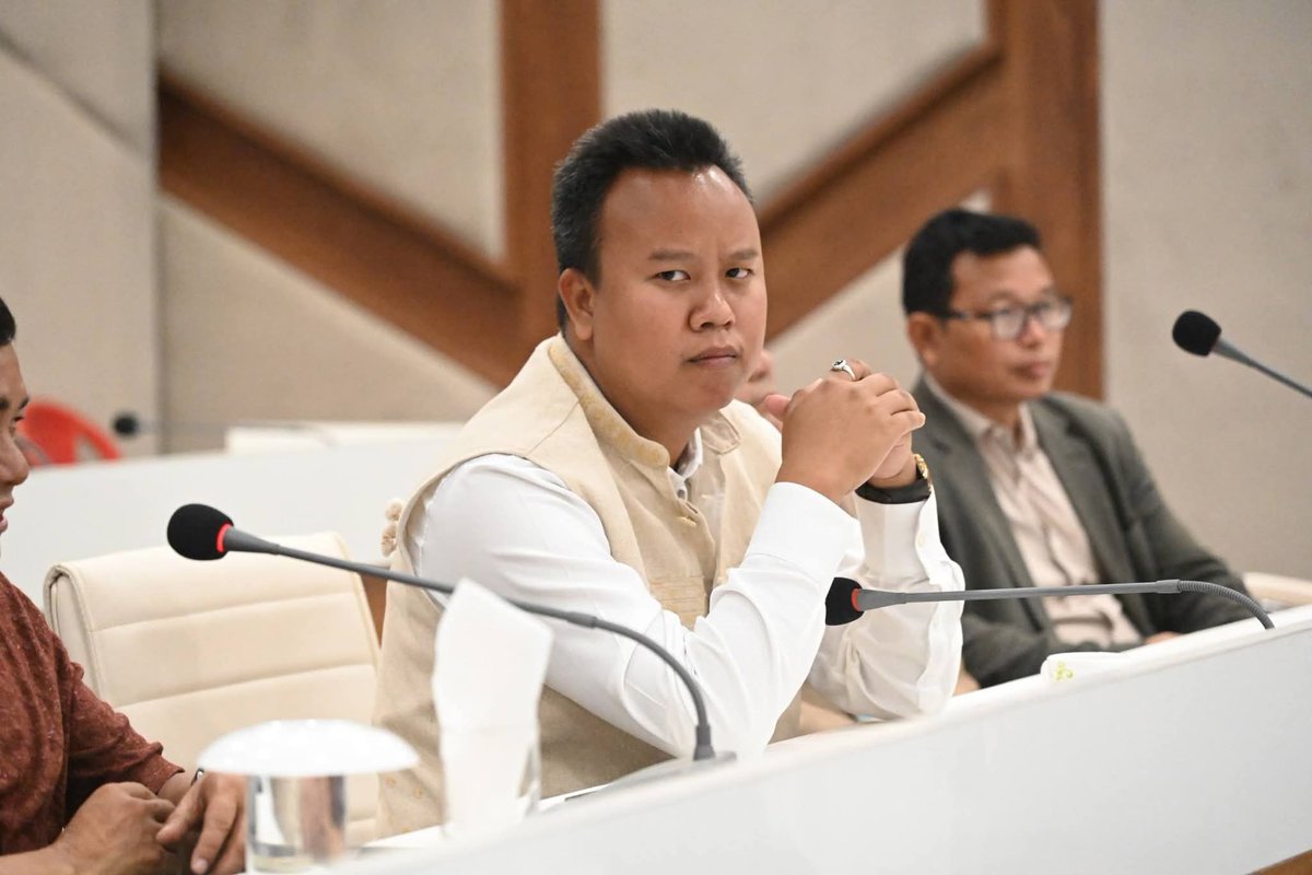 Tuliram Ronghang tweet media