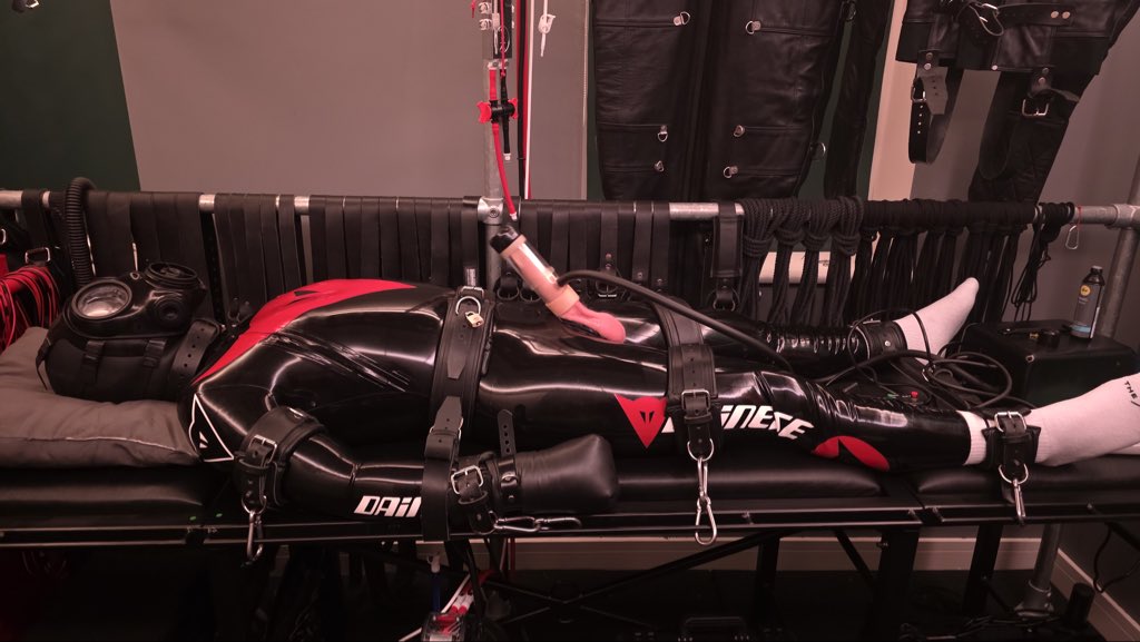 SwitchOnRubber tweet media