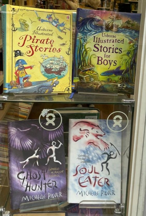 oxfam_harpenden's tweet photo. Half Term has arrived and our #childrensbooks volunteers have been working hard to re-stock our bookshelves & window display here at #Oxfam #books & #Music #Harpenden! Come down & see us next week for beautiful quality books at pocket money prices!
#FoundInOxfam #OxfamHarpenden https://t.co/TxNWAcVX3Y