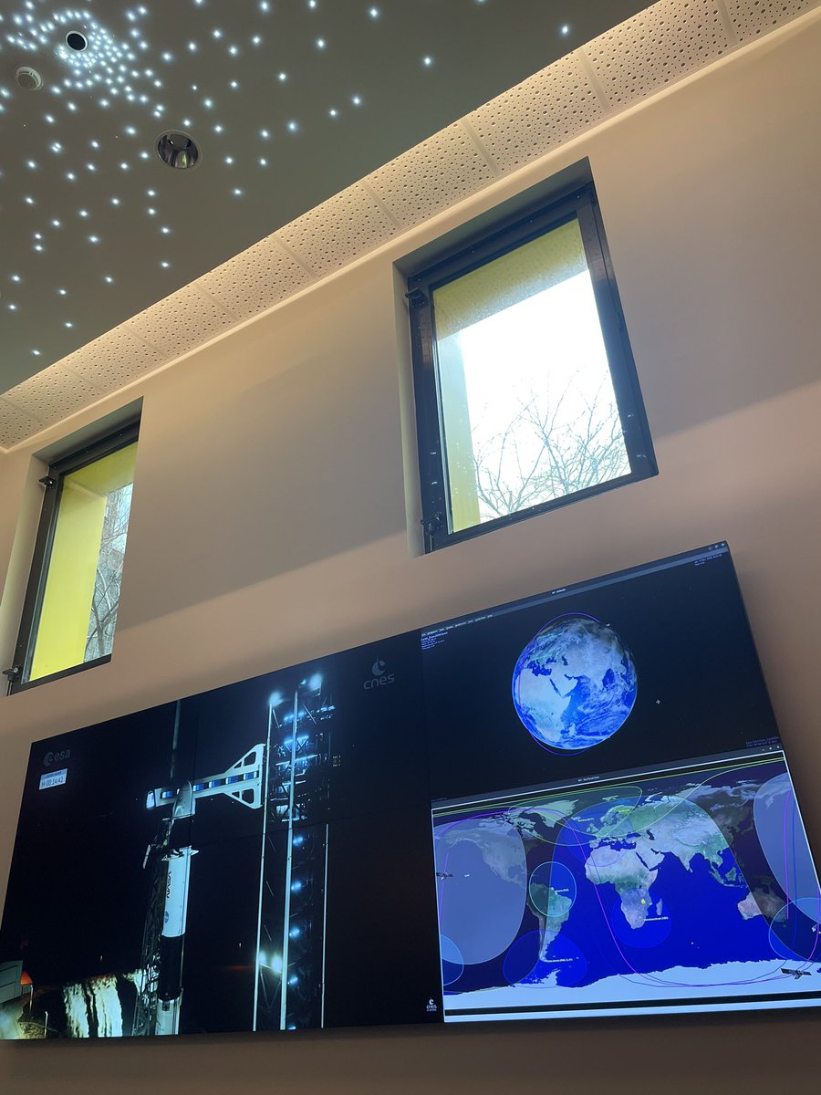 While I can’t be at <a href="/CiteEspace/">Cité de l'espace</a> today to witness and cover #Crew12 launch, the launch is followed from the satellite Control Center at work 🚀 

Go <a href="/Soph_astro/">Adenot Sophie</a>, go #Crew12 !
