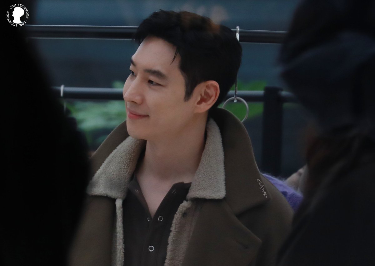 251105 '타임' 행사
.
.
옆모습 미친다(p)
.
.
#제훈 #쩨훈 #잊에 #이제훈 #leejehoon #이제훈닷컴 #제훈시 #제훈시0704 #0704 #840704 #19840704