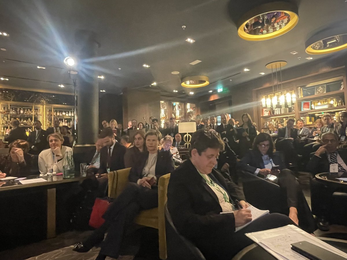 Lykke Friis tweet media