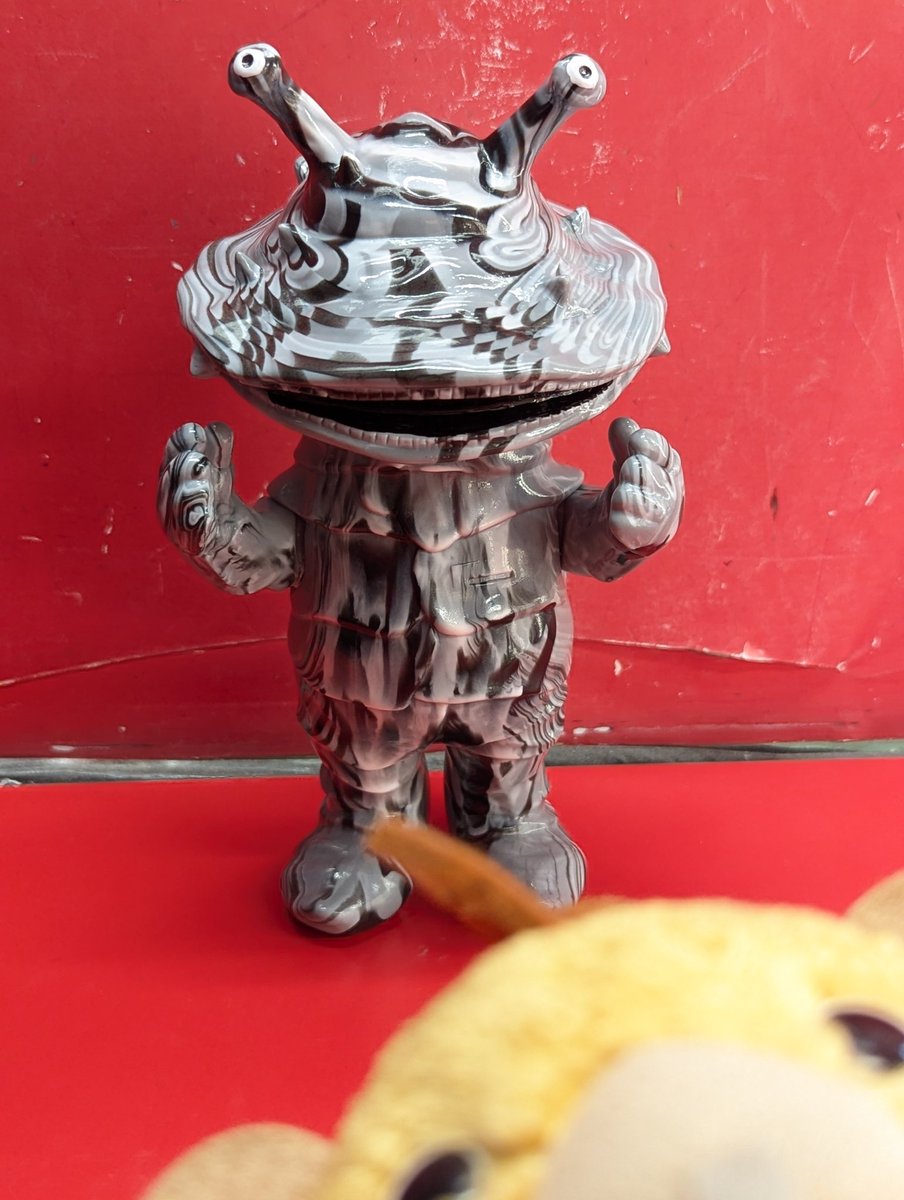 マーブル成型なんで一体一体違うのがいいよ。 #ウルトラq