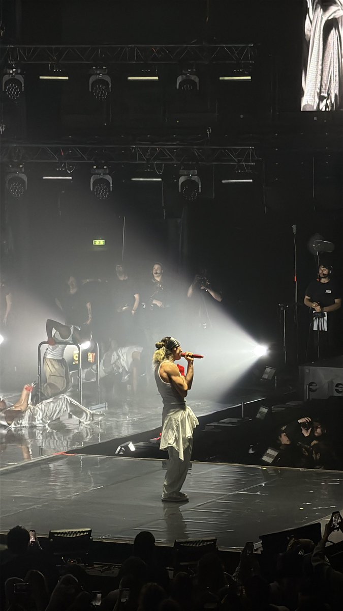 luka_brsd's tweet photo. Pardon mais un show comme ça c’est OUI @Accor_Arena #riles https://t.co/0hrf5aZuNf