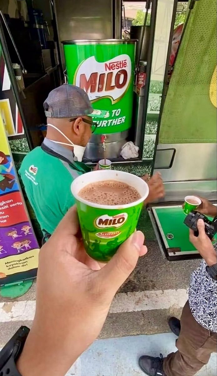 MalaysianFoods's tweet photo. Selama Bertahun Hidup, Baru tahu resepi Air Milo Lori..

Ini lah sebab kenapa air milo lori sedap yakmat. 

Nah ini kami kongsikan Tips dan Resepi😘 https://t.co/cKq0wkcEzP