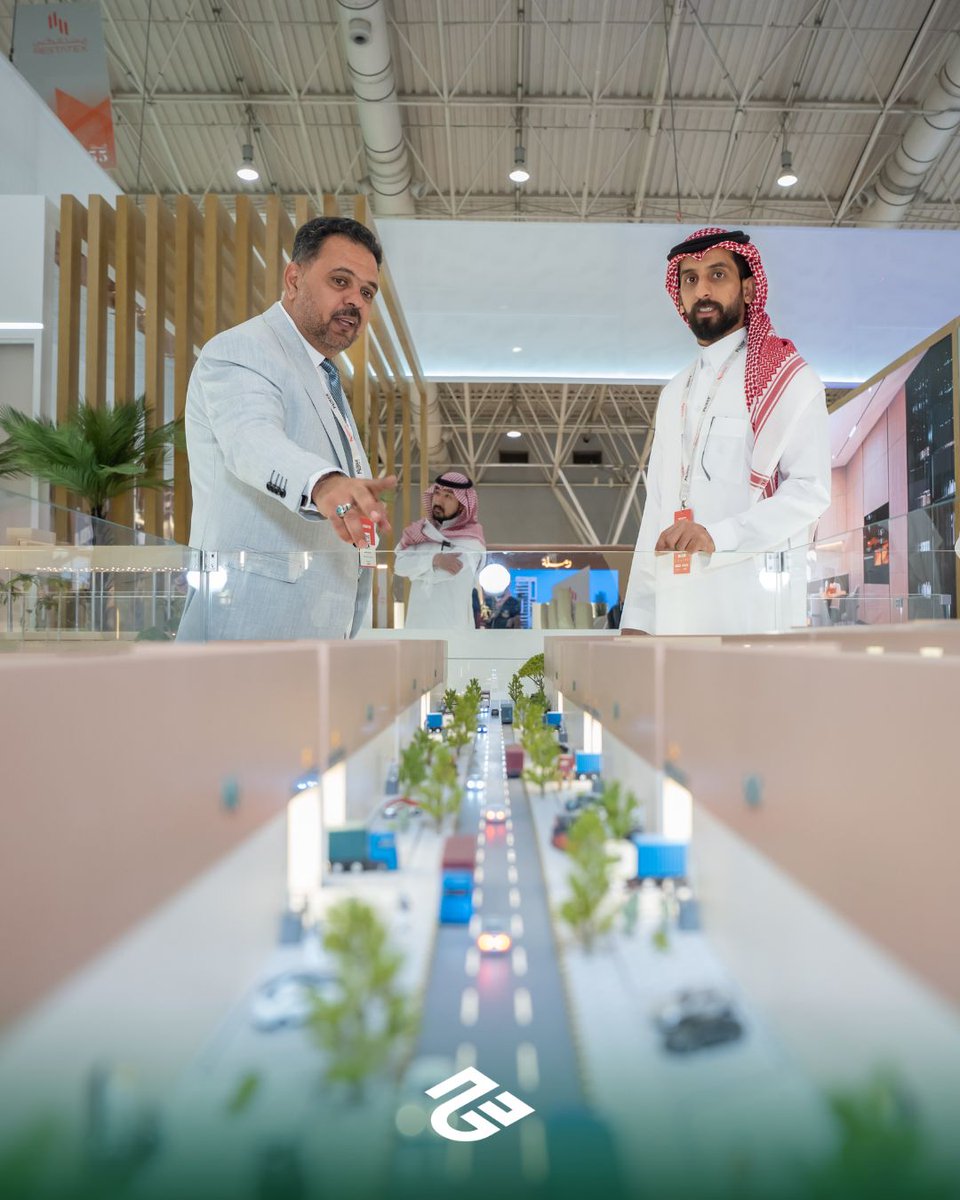 اليوم الثاني من مشاركة شركة حمد في معرض ريستاتكس العقاري، استمرار لحضور يعكس إرثًا عقاريًا راسخًا ورؤية واضحة لمستقبل التطوير والاستثمار.

شهد اليوم لقاءات نوعية مع المستثمرين والمهتمين، ونقاشات حول الفرص القادمة والمشاريع التي تعزز قيمة السوق العقاري وتواكب تطلعاته.
#رؤية_واعدة