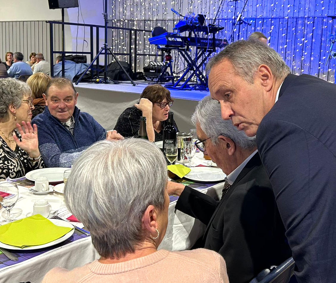 MiguelThierry2's tweet photo. Heureux d’avoir partagé le repas des aînés de notre ville.
Des échanges riches, sincères et précieux.
Écouter l’expérience et la mémoire de nos concitoyens est essentiel pour nourrir l’action publique.
Merci pour votre accueil 🤝 https://t.co/TfEHkd7sHr