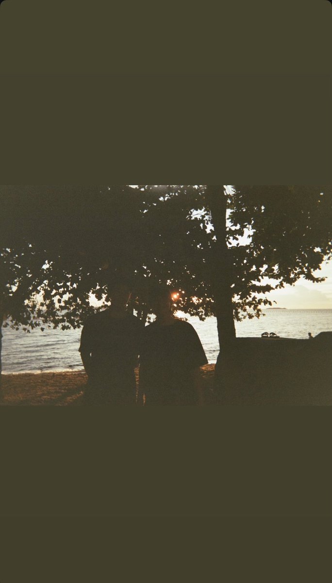 🐥 — STORY INSTAGRAM

📸 @/tanaloh 

Polaroïd ? 🎞️

#KenPaul #tananloh_