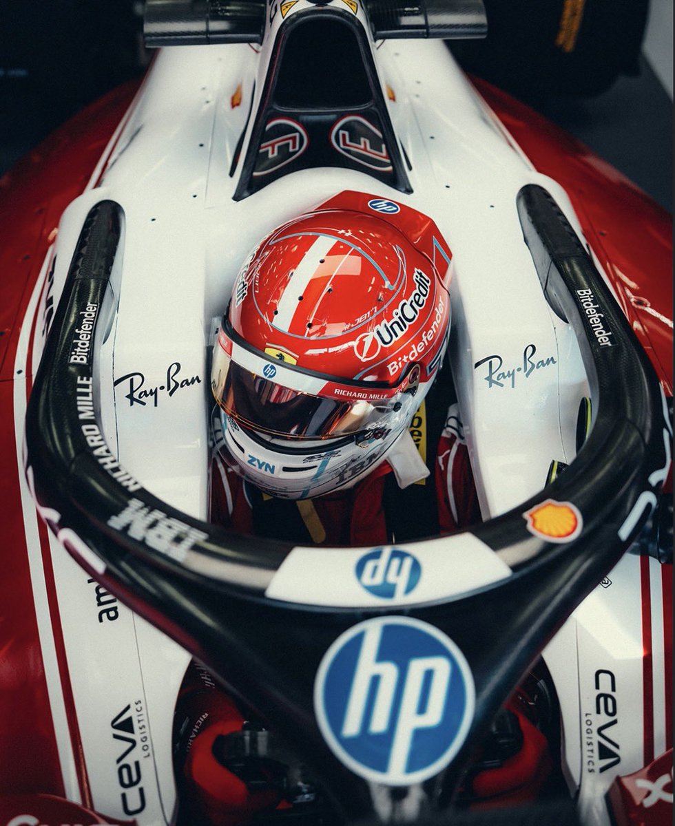 marrlec's tweet photo. love the helmet-livery combination 🙂‍↕️🫶🏻 https://t.co/6uN1LVYvF6