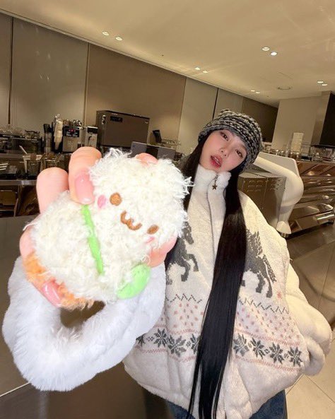 𝜗ৎ INFORMATION › 13.02.26

ᨳ IAN vous présente sa nouvelle peluche du nom de JEONG DDANG KONG !

#IAN #이안 
#HEARTS2HEARTS #하츠투하츠