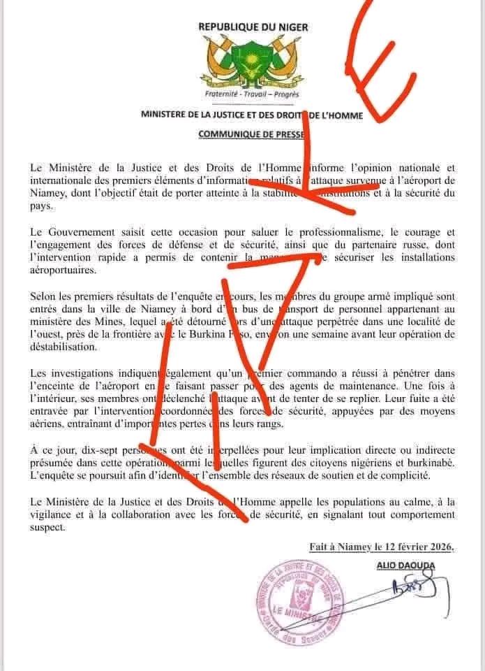 AzizHassoumi's tweet photo. #Niger #Fake_News 
#Fact_Checking: Le ministre de la Justice n'a animé aucune conférence de presse, ce jeudi 12 février 2026, sur l'attaque de l'aéroport de Niamey. 
Contrairement à la vidéo, au communiqué et aux articles relayés sur les Réseaux sociaux et repris par certains médias, il s'agit d'un grossier montage qui relève de la désinformation et de la #manipulation.