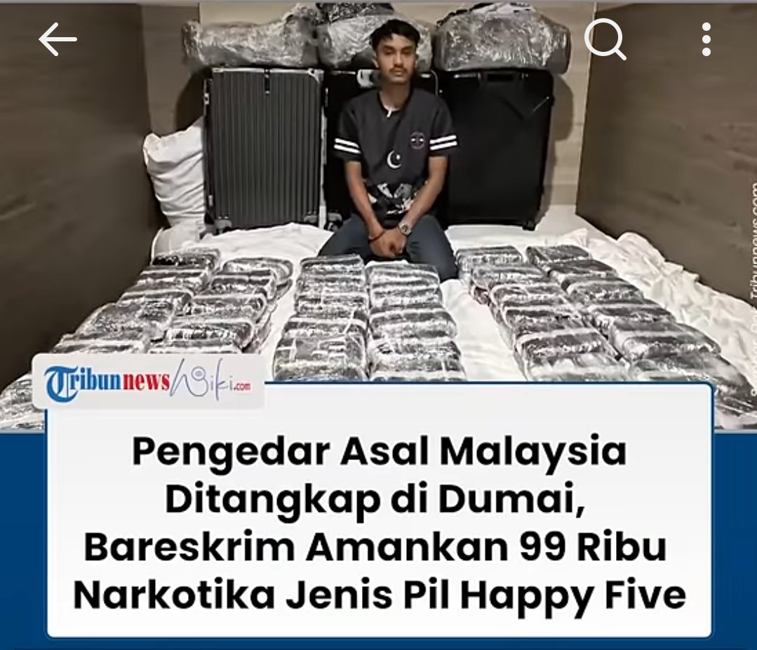 Bravo Bareskrim Polri👍

Sikat habis Pak Pol, Mereka orang Malaysial pengedar narkoba yang merusak mental warga negara kita.

------
Bareskrim tangkap Warga Malaysia yang Akan Edarkan Narkoba di Dumai, 99 Ribu Butir Happy Five Disita