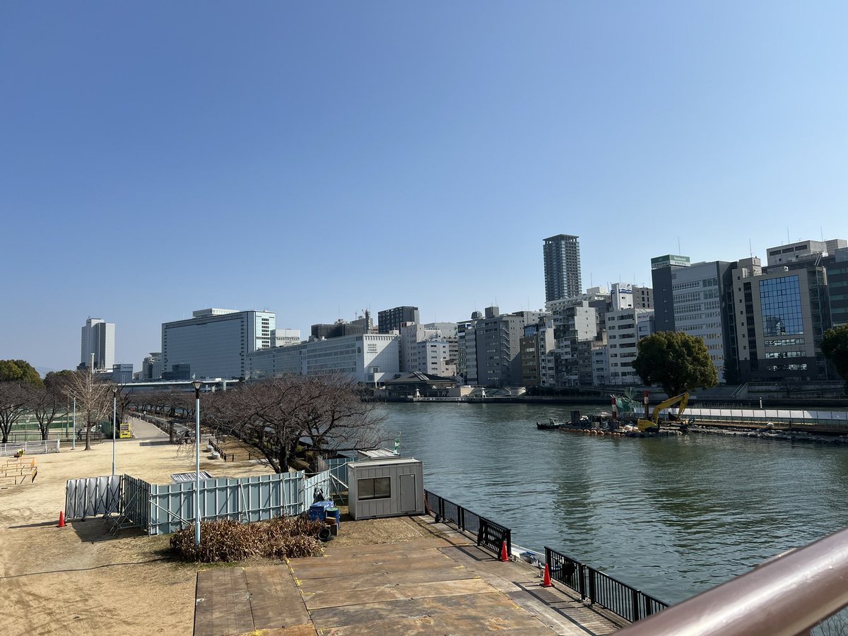 天神橋FabCafe Osakaでランチ
やっとハモさんに会えましたー！

少しの間ですが色々お話し
FabCafeを使ったお芝居や
イベント、舞台関係の交流会とか良いよねと

興味ある人っていますか？

それにしても過ごしよい天気。
お散歩日和でしたー