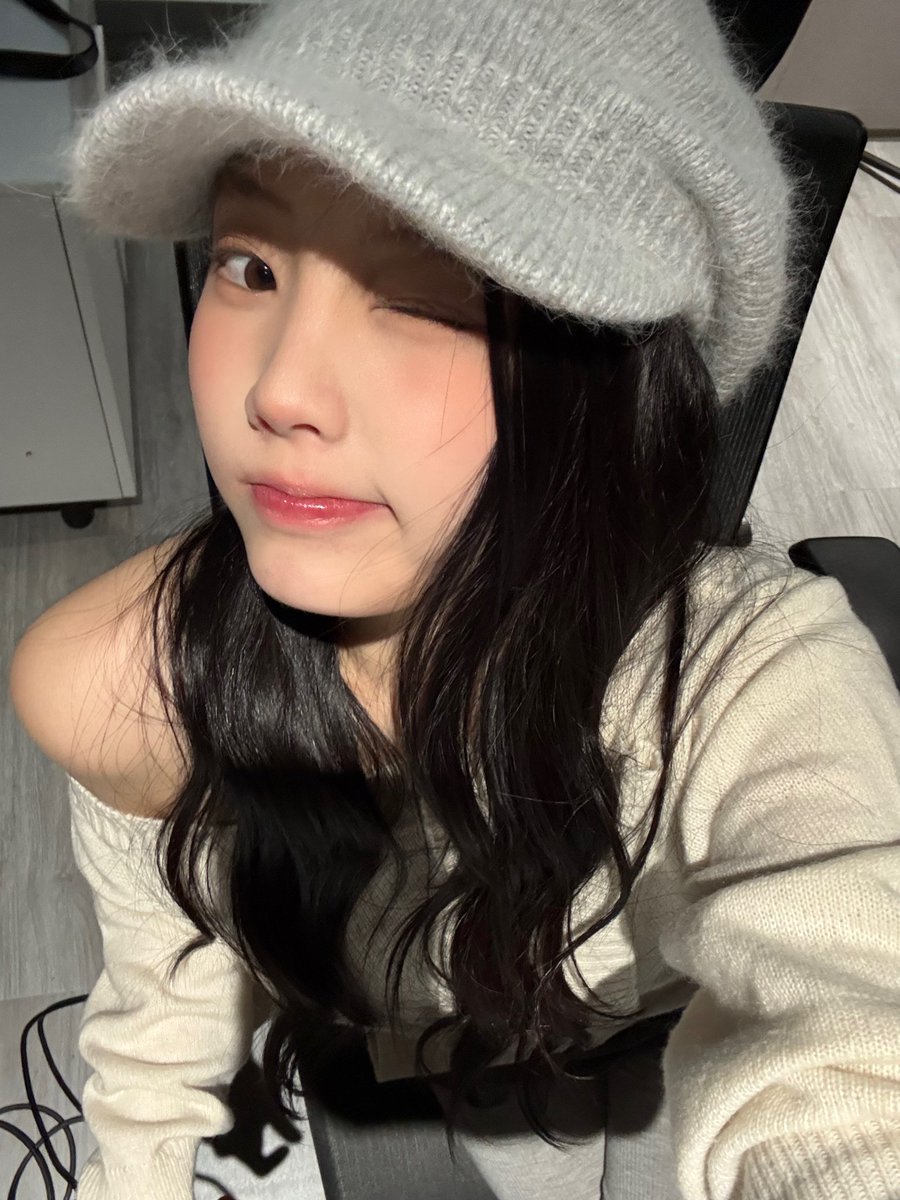 ILLIT WEVERSE tweet media