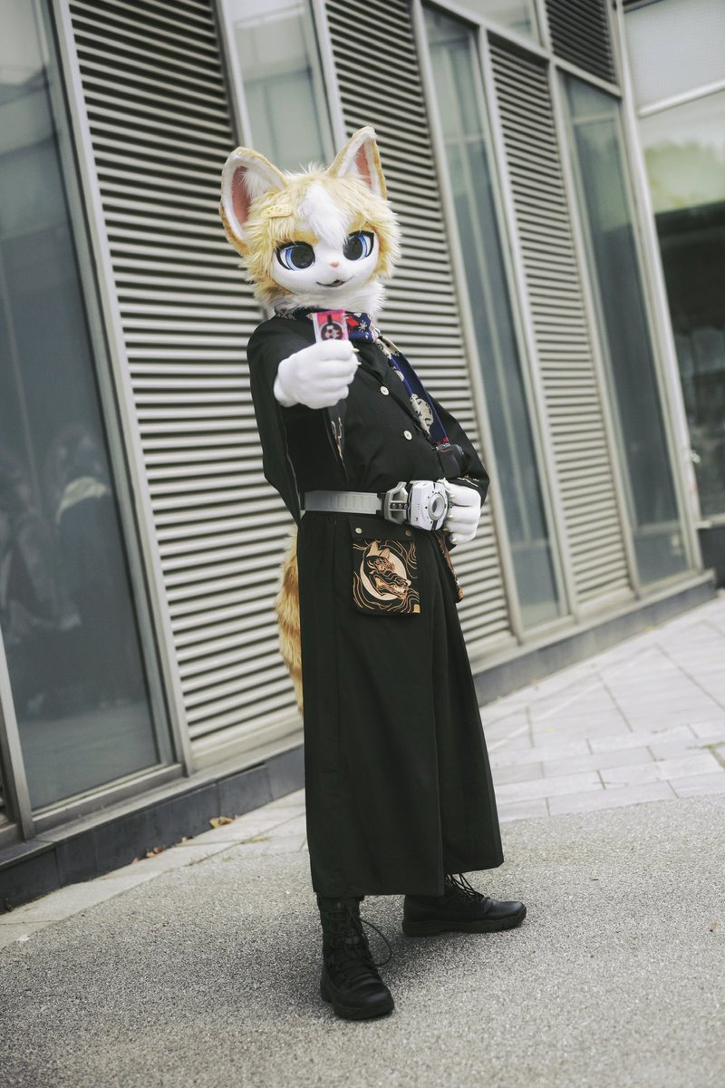 Here comes the KAMEN RIDER‼️
📷✨:阿穷
#FursuitFriday
