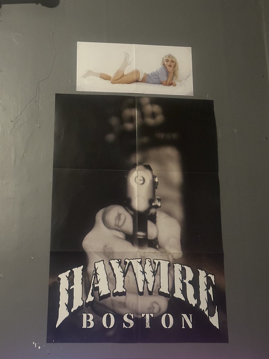 Messie Bessie tweet media