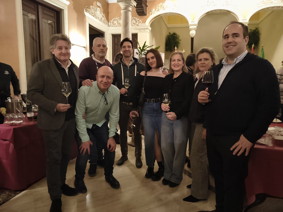 🤝 En #EconomistasJaén participamos en la ‘Junta de Juntas’ del @Consejoandaluz, que se celebra en la Casa Diocesana de Málaga 📍.

💼 Un encuentro de los ocho colegios andaluces para abordar la colegiación de los jóvenes y la coordinación en los distintos ámbitos de actuación.