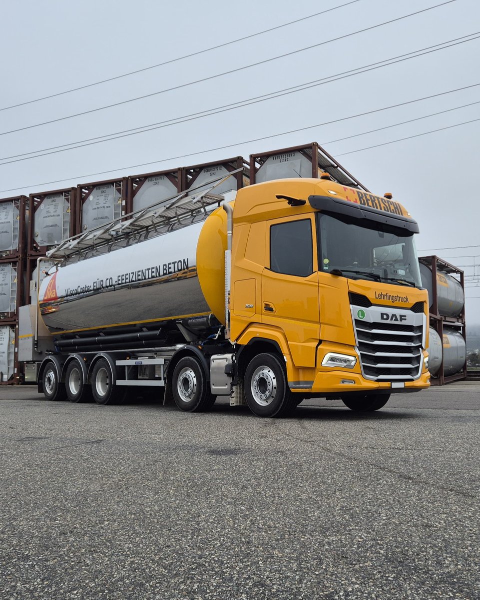 DAFTrucksFrance's tweet photo. C'est vraiment quelque chose de spécial : un DAF XF 10x4 personnalisé. 😎 ​
​
📸 : Bertschi Group, Graf Nutzfahrzeug AG​

==​

#daf #daftrucks #dafxf #bertschi #truck #truckphoto https://t.co/in79qFna6G