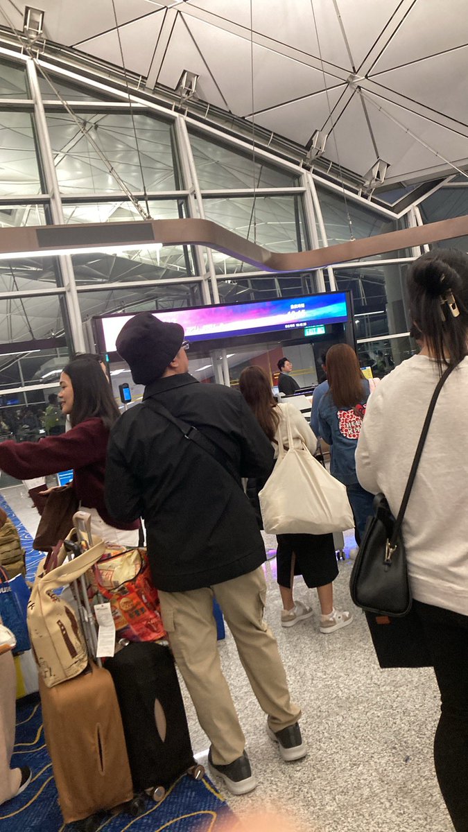 Ahof JL_101 tweet media