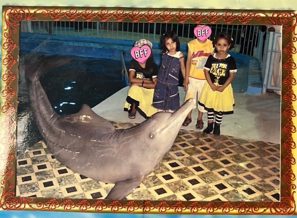 irir221's tweet photo. I’m really happy to see my childhood friend graduating and succeeding. I will always feel proud of you, and you truly deserve it. Nothing will ever change this feeling. I want to see you as the happiest and most at peace with your life❣️ https://t.co/gjlbtJjTAm