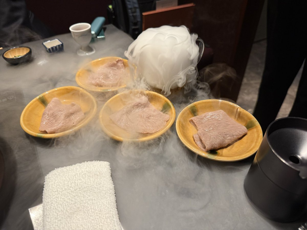 Zigen_the_3rd's tweet photo. 肉にハーブティーとりんごを食べさせる時代らしい… https://t.co/it1CpAob0c