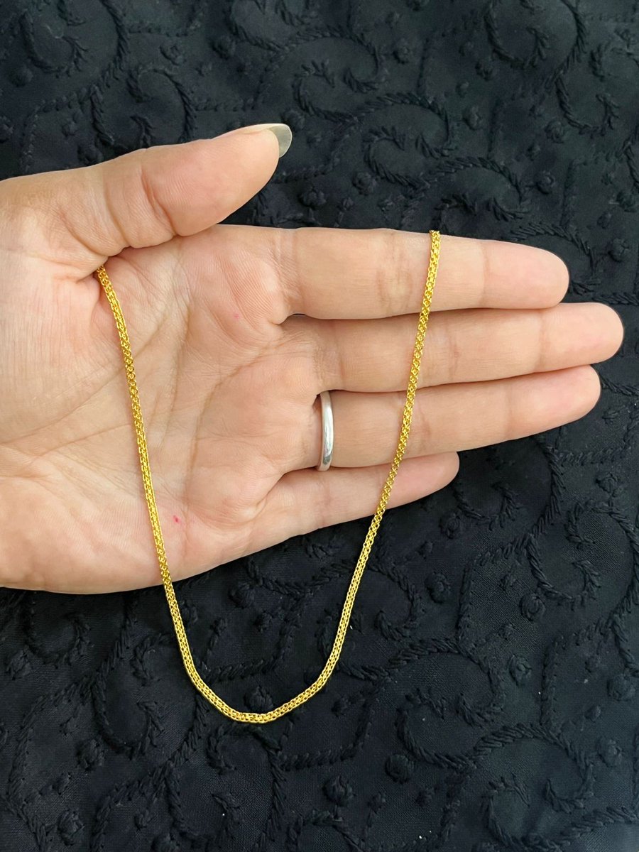 Today I bought this gold chain from my salary for my mother. She is my Valentine, how did you like the gift X family? ❤️