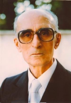 زنده‌یاد دکتر غلامحسین صَدیقی: آنچه اعراب و مغول‌ها جدا جدا کردند، اینان یکجا خواهند کرد، اینها را من از روی تجارب تاریخی ایران و جهان می‌گویم و حتی خواهم کوشید که از وقوع چنین حادثه‌ای پیشگیری شود.

#پاينده_ایران