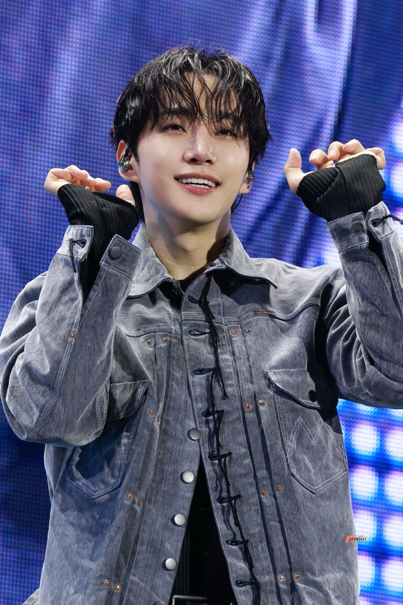 260125

ฅ ฅ

#이준호 #LEEJUNHO #李俊昊
#STUNNINGUS
#2026_LEEJUNHO_FANMEETING
#O3Collective