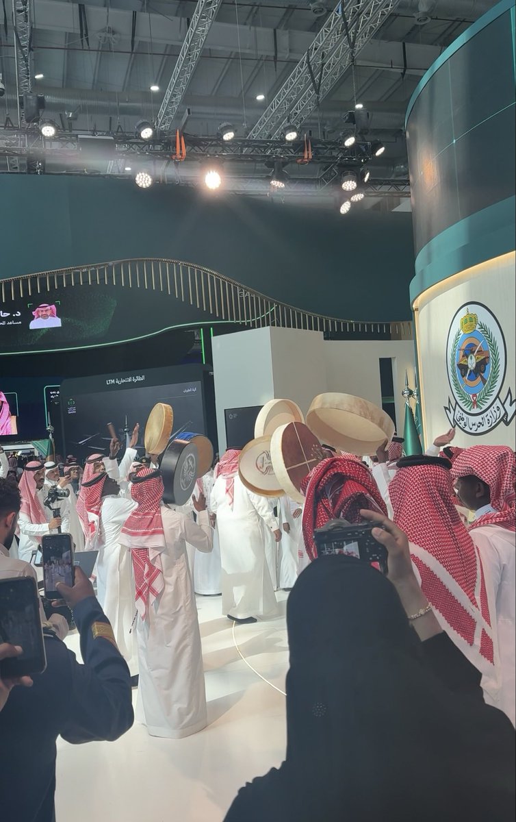 كِـندا ال جـرّيـد tweet media