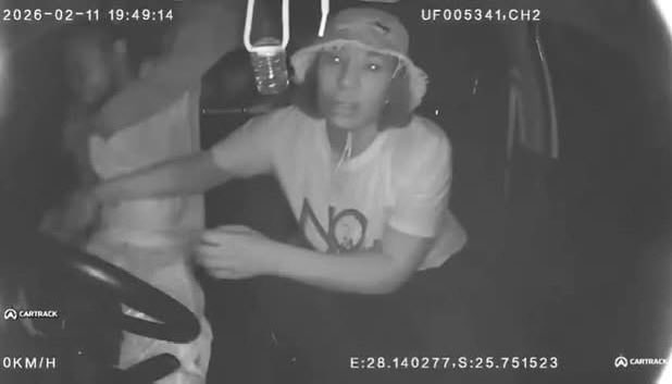 Am_Blujay's tweet image. Social Media I trust you , you have done it before let’s do it again 🙏🏻

Let’s find this lady seen in the viral video !! 🙏🏻