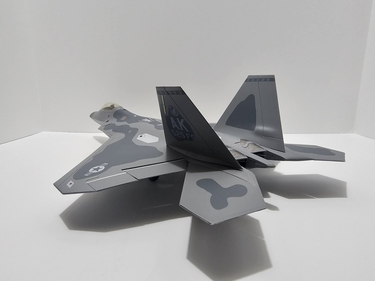 MidnightModeli1 tweet picture